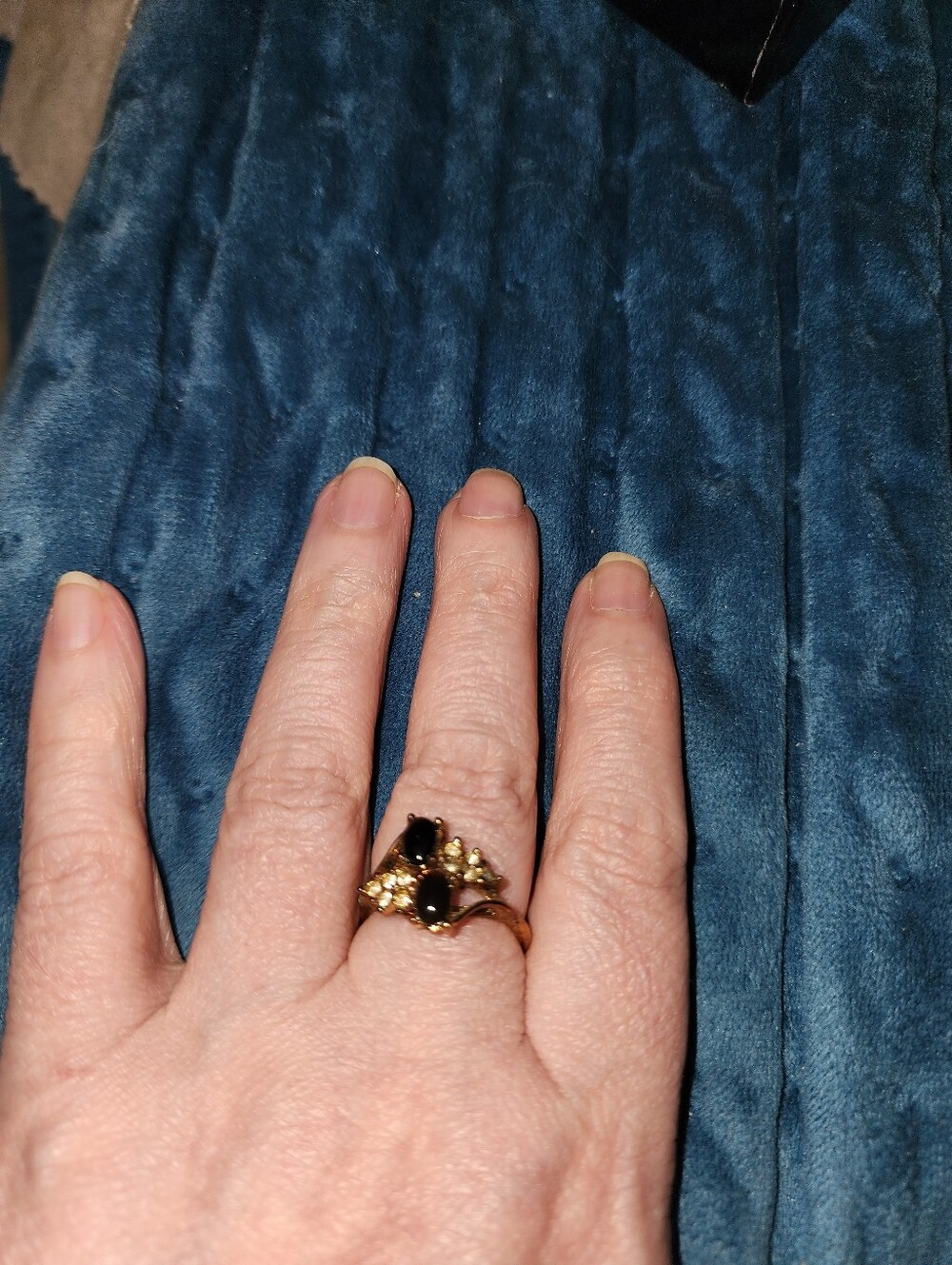 10K Yellow Gold Round Black Onyx Ring Size 8, 2mm Band Width, Gold Color